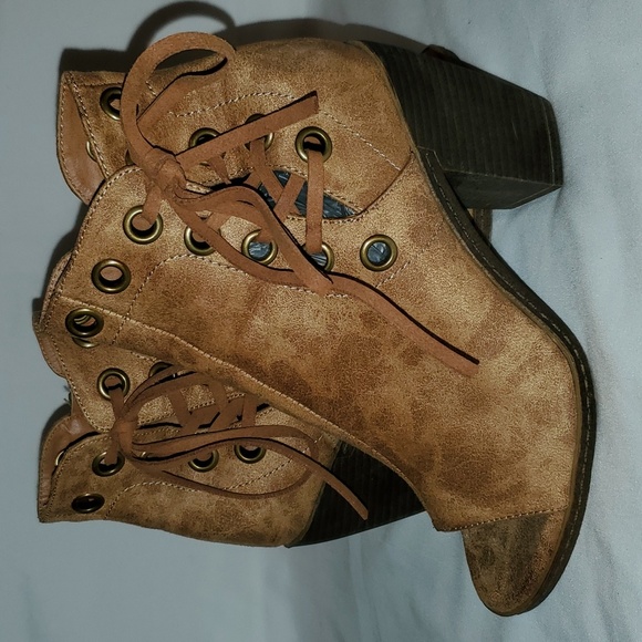 Vintage 93 Gina Peep Toe Ankle Boot - Picture 7 of 7